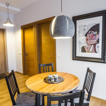 Stylish 1Bd Apartment In Old Town By Hostlovers Kaunas Exteriör bild